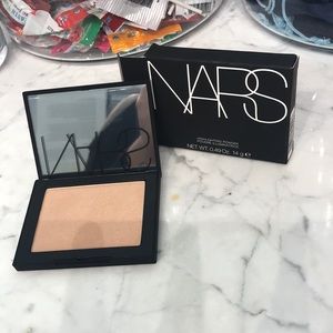 NARS highlighting powder